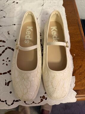 Keds Cream Lace Mary Jane Shoes with Gold Buckle